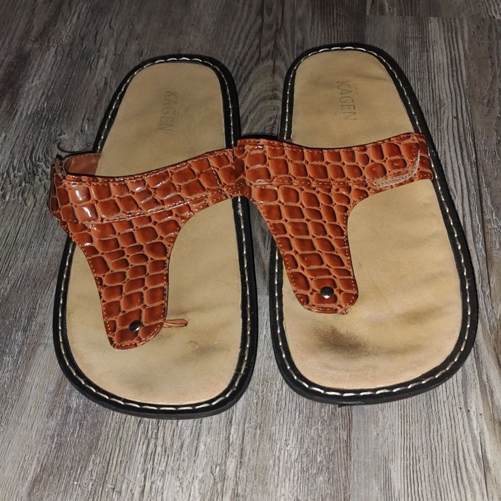 Kagen  Brown Platform Thong Sandals Size 11  EUC
